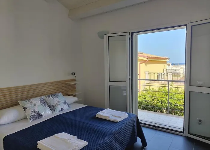 Brezza Di Levante Feriehus